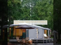 Casa cápsula espacial de acero de 8 toneladas con paneles solares Iluminación LED