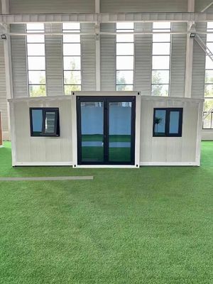 Diseño interior personalizable Residencias fabricadas de 40 pies con placa de acero de color T65mm EPS y sistema de interruptor de circuito protector de fugas 32A